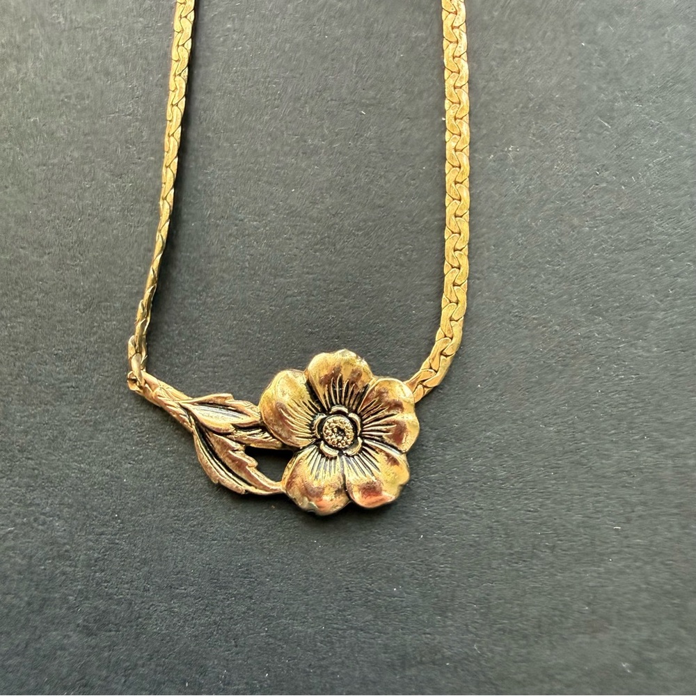 Vintage Sarah Coventry 1979 Spring Posey necklace - Picture 2 of 3